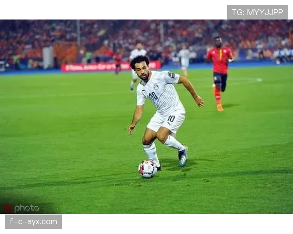 萨拉赫庆祝动作背后的文化密码：揭秘埃及球星的信仰与传统根源