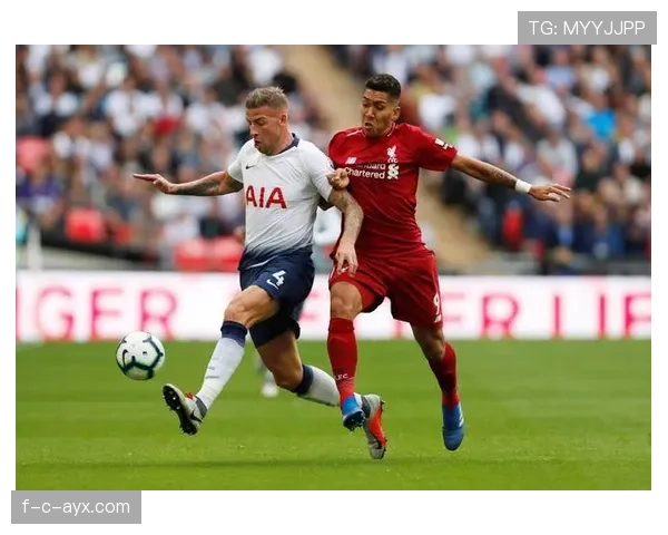 埃斯防守体系重塑足球战术格局，球队防线展现惊人稳定性