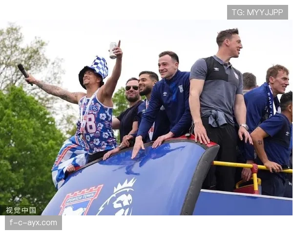 库克助伊普斯维奇重返英超，全队士气高涨迎战新赛季挑战