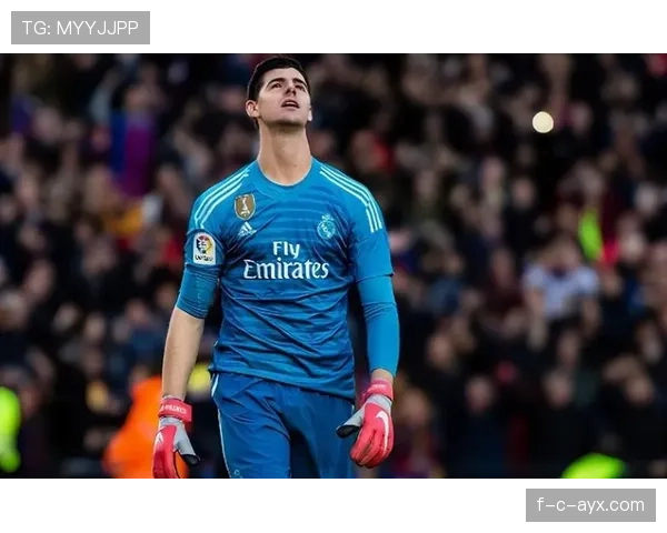 库尔图瓦与米利唐携手筑牢皇家马德里防线,展现出良好状态迎接新赛季挑战 库尔图瓦与米利唐携手筑牢皇家马德里防线,展现出良好状态迎接新赛季挑战