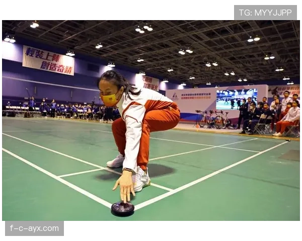 朱雪莹训练完直接啃鸡腿？这反差谁看了不迷糊